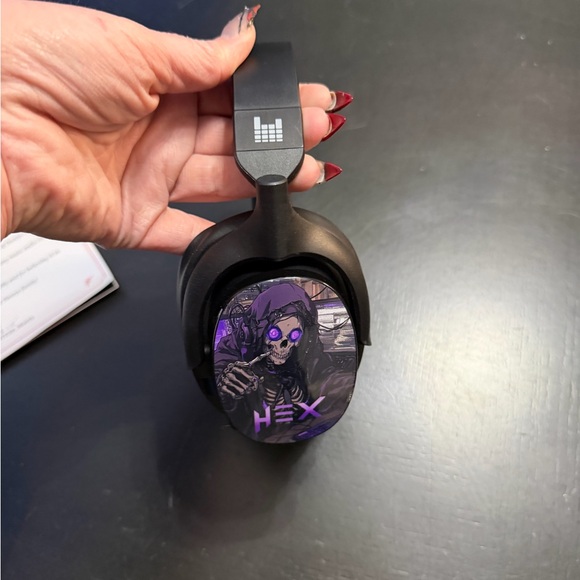 HEAVYS Headphones with Case 
LIVE CONCERT SOUND!!! - Picture 7 of 8